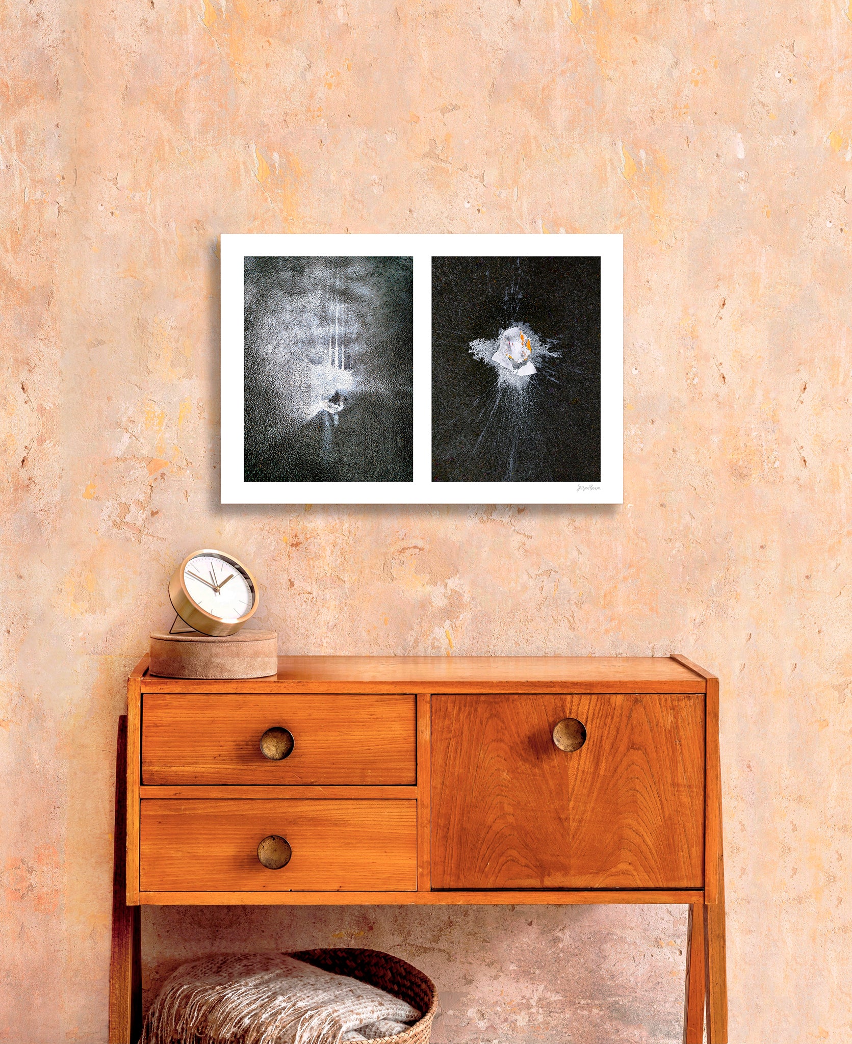 Abstraction of spills found on the ground (white splashes)